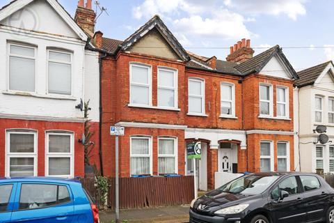 College Road, Colliers Wood SW19 2 bed maisonette for sale
