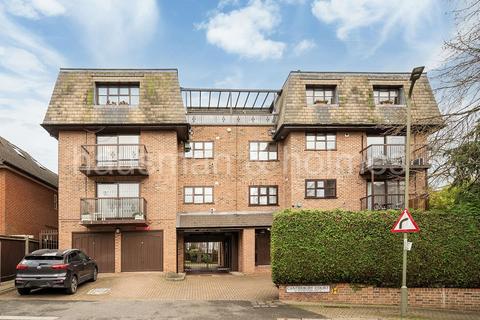 Canterbury Court, NW11 2 bed flat for sale