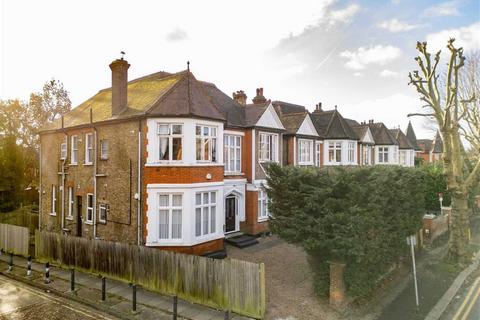 Mapesbury Road, London NW2 3 bed flat for sale