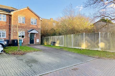 Meadowbrook, Ryde, Isle of Wight 3 bed end of terrace house for sale