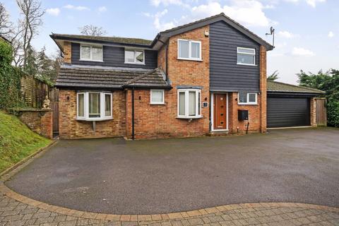 Turners Wood Drive, Chalfont St.... 4 bed detached house for sale