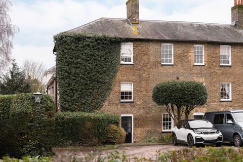Tring Station, Hertfordshire HP23 4 bed terraced house for sale