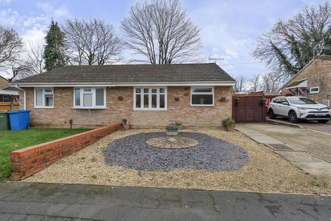 Farnborough,  Hampshire,  GU14 2 bed detached bungalow for sale