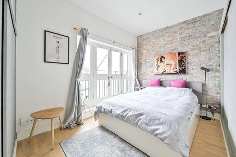 Maidstone Building Mews, London... 2 bed flat for sale