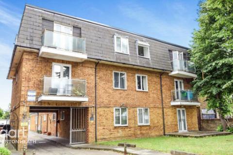 Brigstock Road, Thornton Heath 2 bed flat for sale