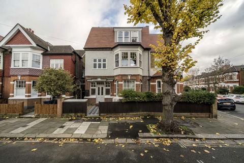 Hillcrest Road, London W3 1 bed flat for sale