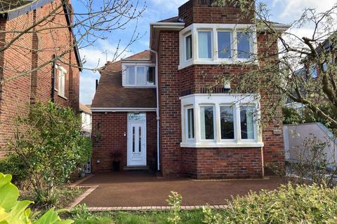 Newton Drive, Blackpool FY3 3 bed detached house for sale