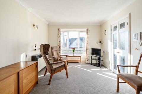 Maple Court, 9 Pinner Hill Road, Pinner 1 bed apartment for sale
