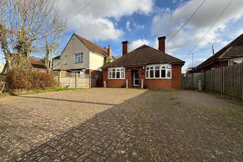 High Garrett, Braintree CM7 4 bed detached bungalow for sale