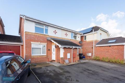 Eaton Crescent, Taunton 2 bed semi
