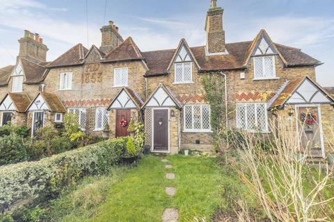 Hill Farm Road, Taplow SL6 2 bed cottage for sale