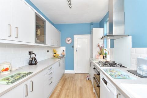 Southdown Road, Cosham, Portsmouth... 3 bed semi