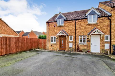 McKennan Close, Clapham, Bedford 2 bed end of terrace house for sale