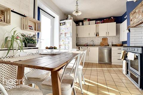 High Street, Queenborough 4 bed townhouse for sale