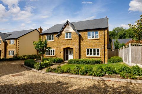 Astley Close, Little Kineton 4 bed detached house for sale