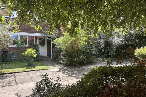 Fellbrook, Richmond, TW10 3 bed end of terrace house for sale