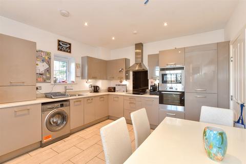 Britten Avenue, Basildon, Essex 3 bed end of terrace house for sale