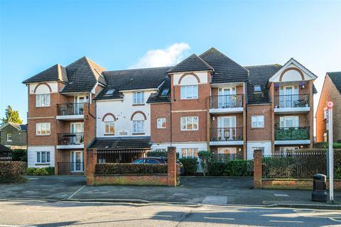 Pine View Court, North Chingford 2 bed ground floor flat for sale