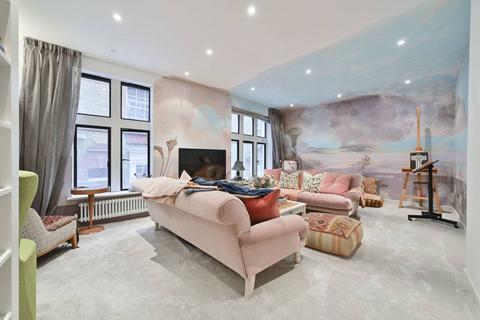 Lewisham Street, St James's Park... 3 bed house for sale