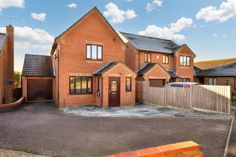 Little Meadow, Corby NN18 3 bed detached house for sale