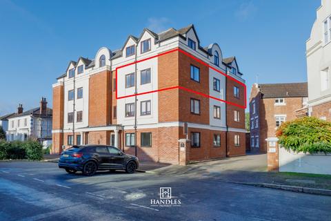 Russell Terrace, Leamington Spa, CV31 3 bed apartment for sale