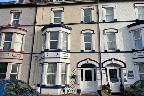 Roselea, 21 Deganwy Avenue, Llandudno 1 bed apartment for sale