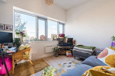 109 London Road, E13, Plaistow... 1 bed flat for sale