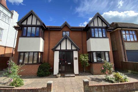Tomline Road, IP11 2 bed apartment for sale