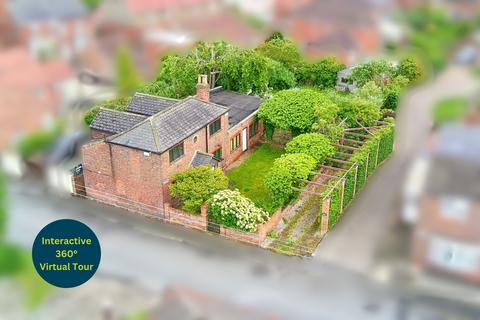 The Square, North Lincolnshire DN19 3 bed detached house for sale