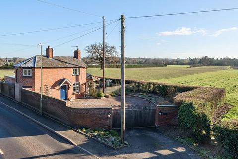 Burford,  Shropshire,  WR15 3 bed cottage for sale