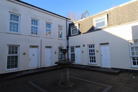 Monterey Close, London, NW7 2 bed terraced house for sale