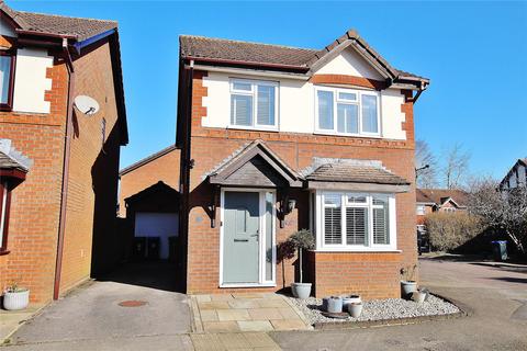 Alexandra Gardens, Woking GU21 3 bed detached house for sale