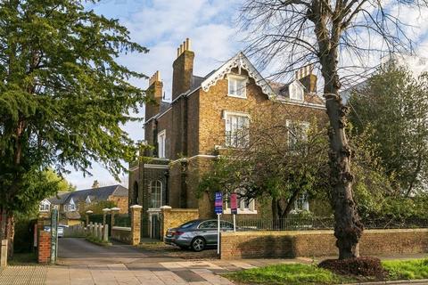 Church Grove, Kingston Upon Thames 2 bed flat for sale