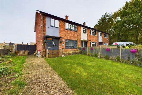 Bayfield Avenue, Dereham 3 bed end of terrace house for sale