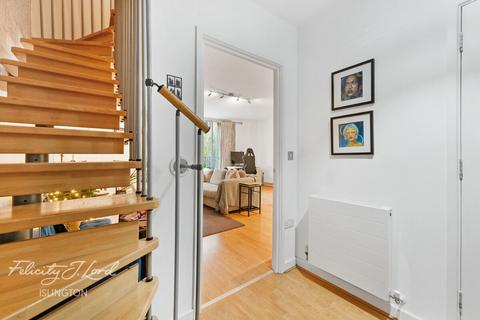 Wenlock Road, Islington, N1 2 bed flat for sale