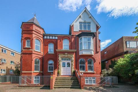 Cambridge Road, Southport PR9 1 bed apartment for sale