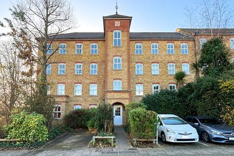 Highfield Close, Hither Green... 2 bed flat for sale