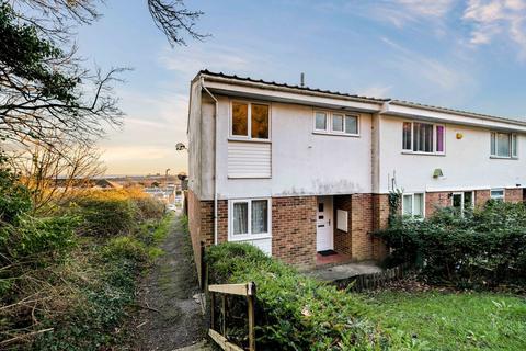 Pilgrim Spring, Folkestone, CT19 3 bed end of terrace house for sale