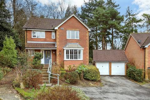 Welland Close, Crowborough, East Sussex 4 bed detached house for sale