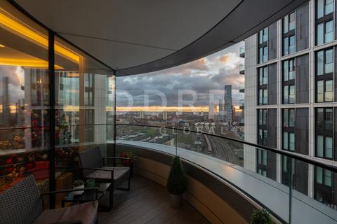 Albert Embankment, London, SE1 3 bed apartment for sale