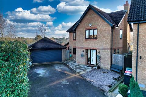 Groombridge, Milton Keynes MK7 4 bed detached house for sale