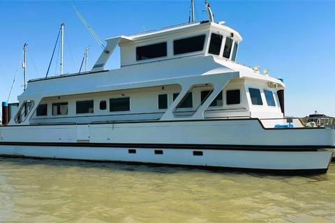 Essex Marina, Wallasea Island... 3 bed houseboat for sale