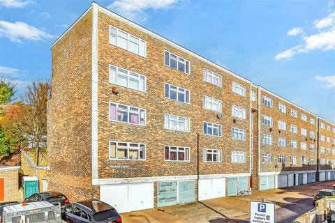 Peter Street, Folkestone, Kent 2 bed maisonette for sale