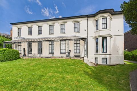Park House, London Road, 2 bed apartment for sale