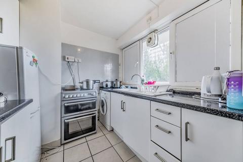 Angell Road, Brixton, London, SW9 3 bed flat for sale