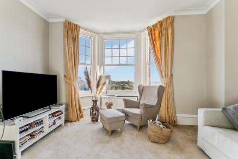 Sutton Court, Fauconberg Road, London 3 bed flat for sale