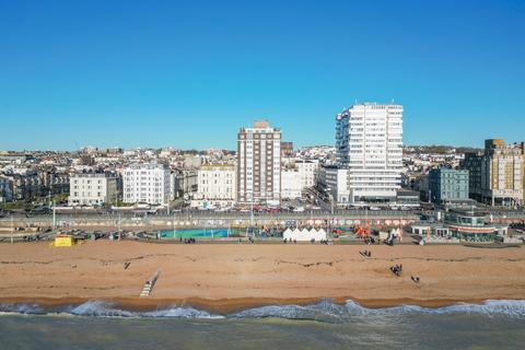 Kings Road, Brighton, East Sussex, BN1 3 bed flat for sale