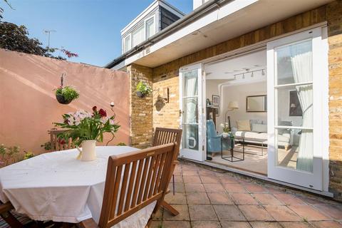 Station Road, Barnes 2 bed terraced house for sale