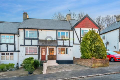 The Glade, Coulsdon, Surrey, CR5 1SP 3 bed terraced house for sale