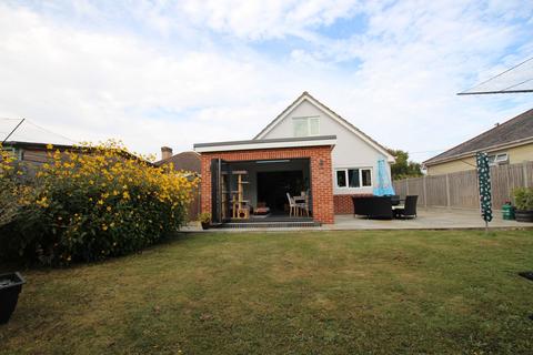 Clacton Road, Weeley Heath... 4 bed chalet for sale